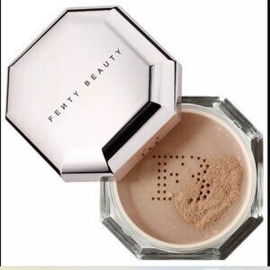 BNIB Fenty Beauty Pro Filt'r Instant Retouch Setting Powder in BANANA